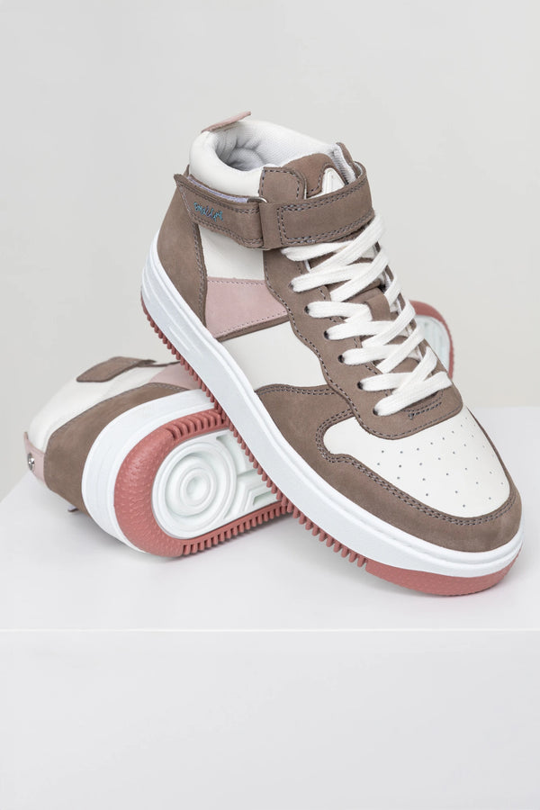 Women's tennis shoes front view with tennis shoe design