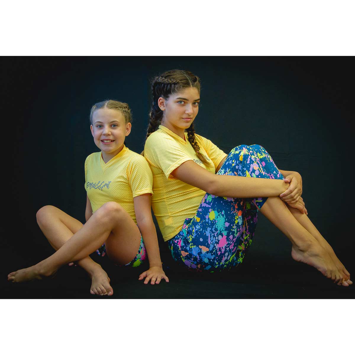 HAPPY - B&G V-NECK T-SHIRT - Bold&Grit